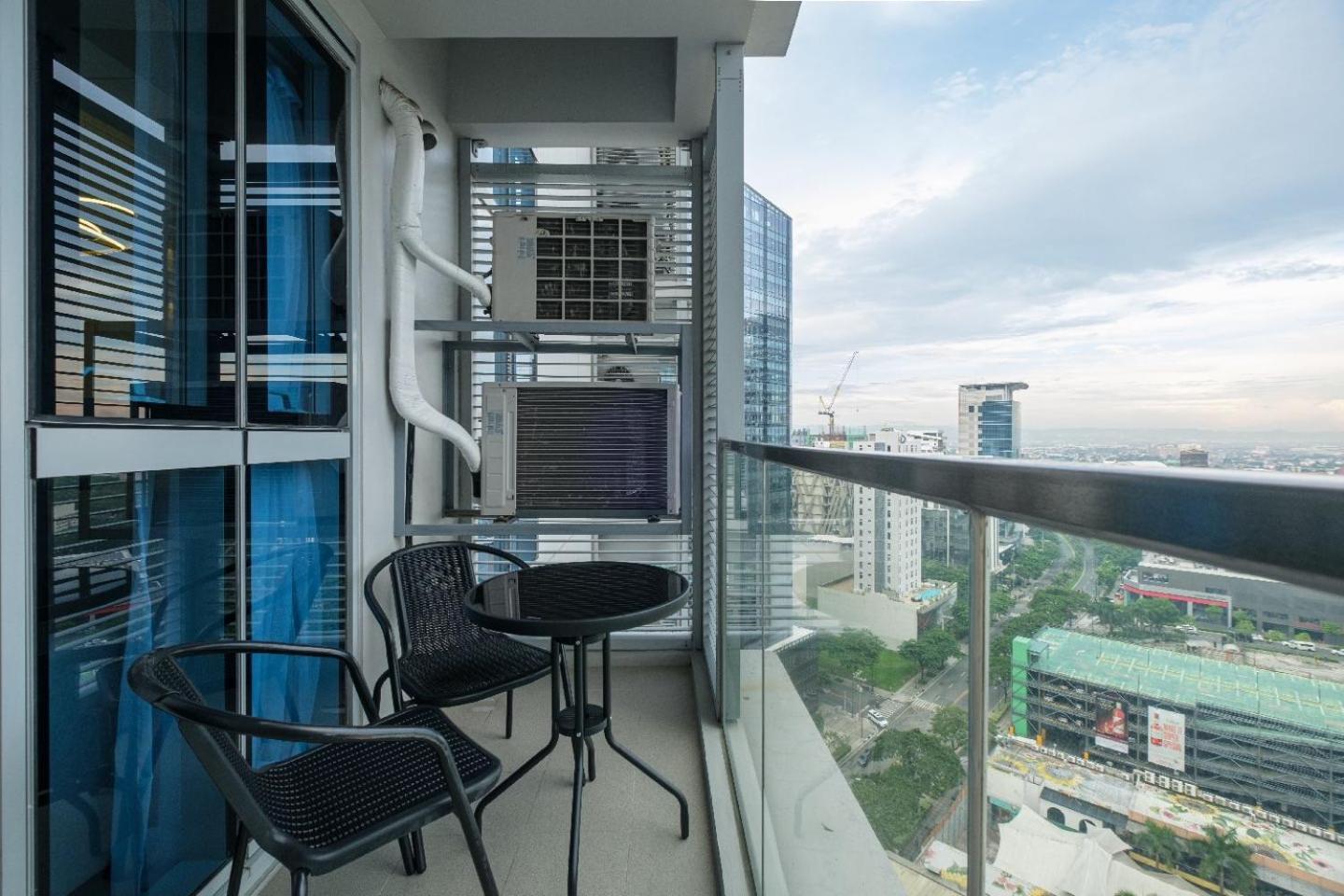 Uptown Parksuites Apartments Tower 2 Bgc By Ph Staycation Manila Zewnętrze zdjęcie